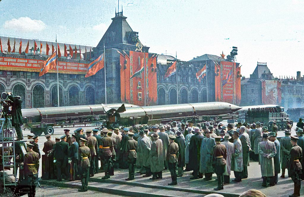 Фото 1 из 2. Р-5М. Парад 1 мая 1960 года